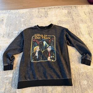 The X-Files Graphic Sweatshirt – Colortone – Size S – “The Truth Is Out There